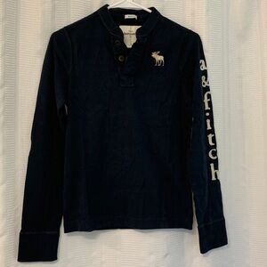 Abercrombie Kids Muscle Long Sleeve Henley in Navy/ logo Spell Out on Sleeve NWT